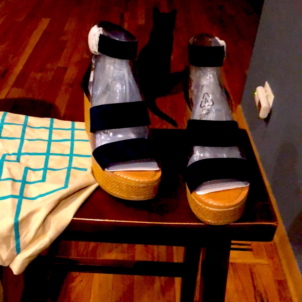 Dolce Vida, navy blue sandals.